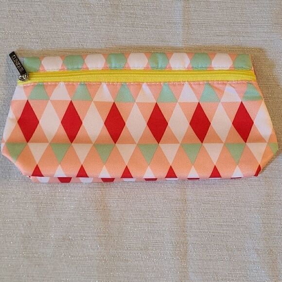 Clinique makeup bag - Picture 1 of 3